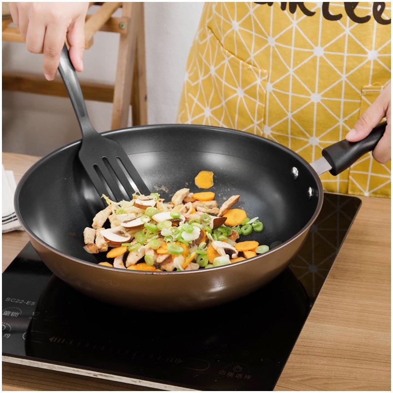 3-Piece Cast Iron Cookware Set – Non-Stick Pots & Pans for Home Cooking | Cookli UK

Bring timeless durability and elegance to your kitchen with this 3-piece cast iron cookware set. Featuring a sleek light luxury style and superior non-stick coating, this set is designed for everyday cooking with professional results.

Perfect for sautéing, simmering, boiling, and slow-cooking, this versatile set suits any stovetop — from gas to induction. The cast iron construction ensures even heat distribution, while the